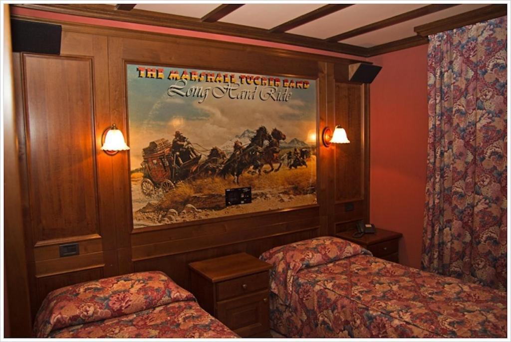 Hotel California Champoluc Pokój zdjęcie